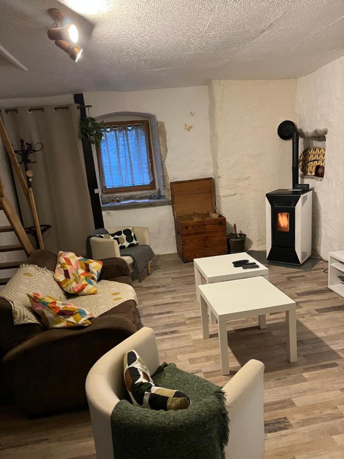 Gite Des Reculees Ladoye-sur-Seille Exterior photo